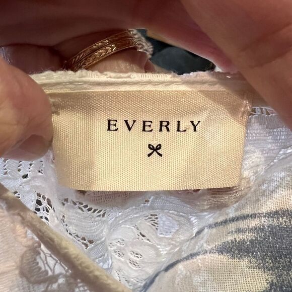 white lace t-shirt  - Picture 6 of 7